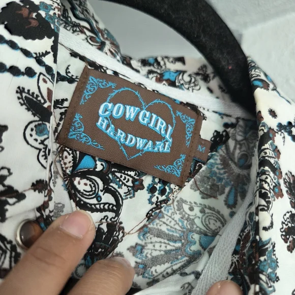 Cowgirl Hardware Paisley Print Western Shirt - Picture 6 of 7